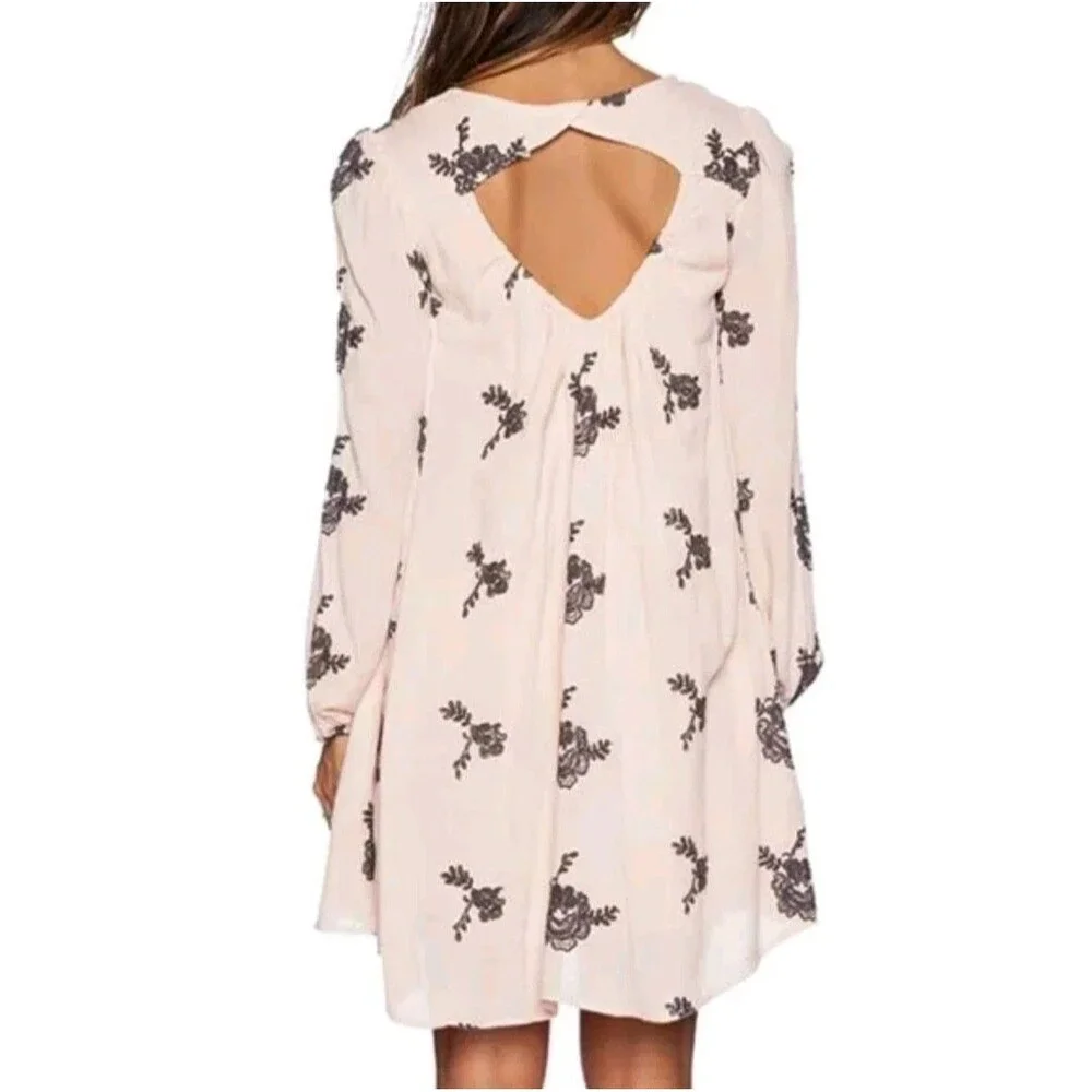 FREE PEOPLE Pink Gray Emma Floral Embroidered Boho Mini‎ Swing Dress Size Large
